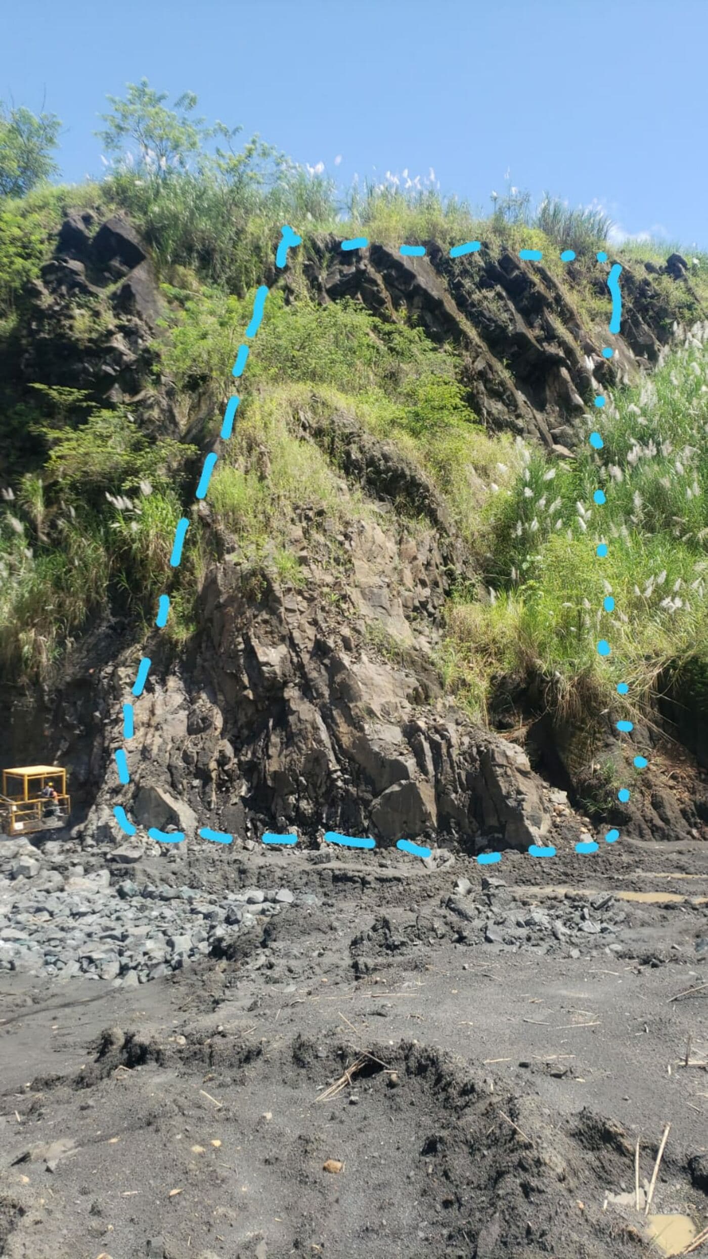 Segunda zona de mapeo geológico delimitada sobre el talud